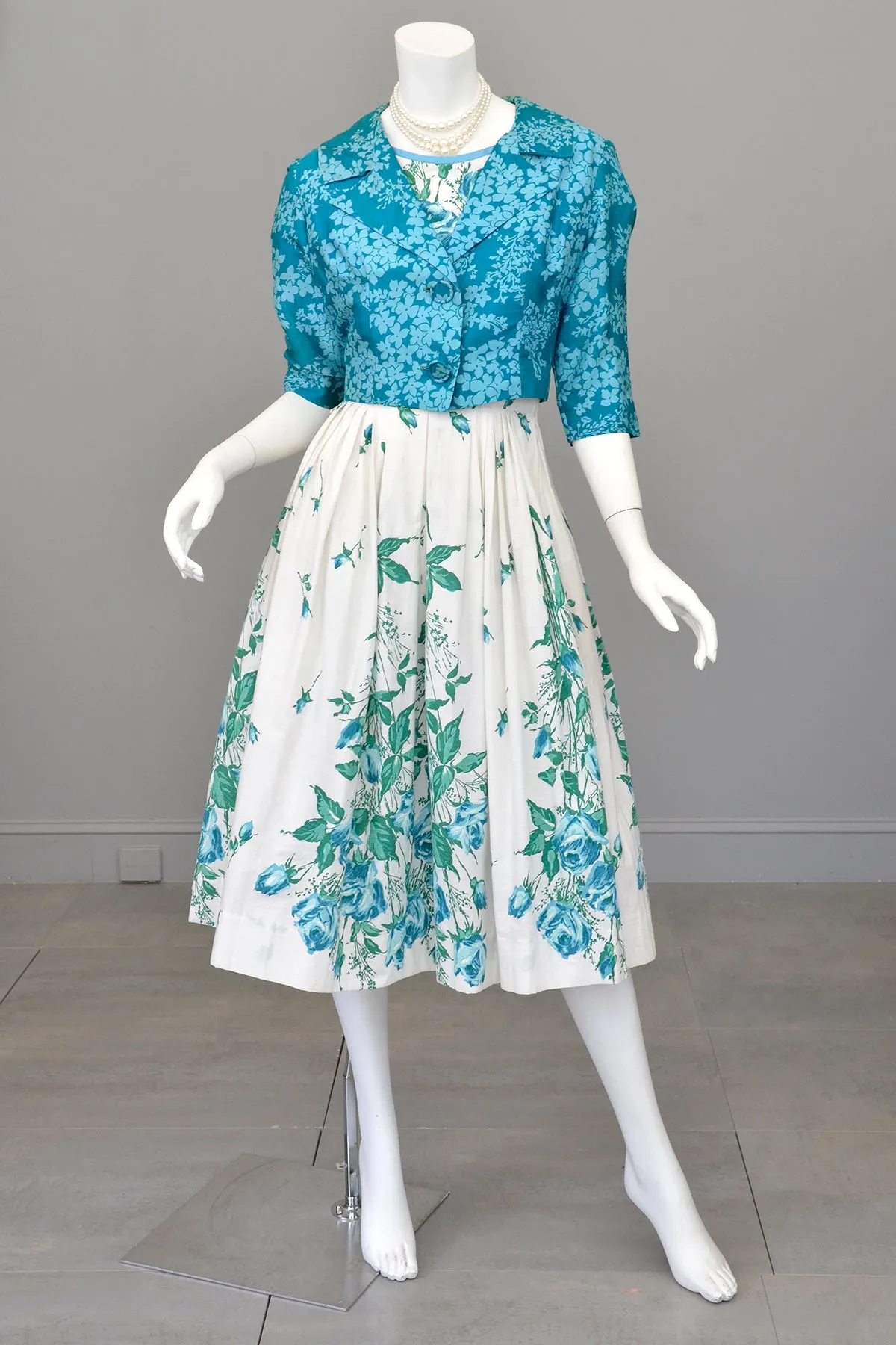 1950s Novelty Print Blue Roses on White 50s Dress