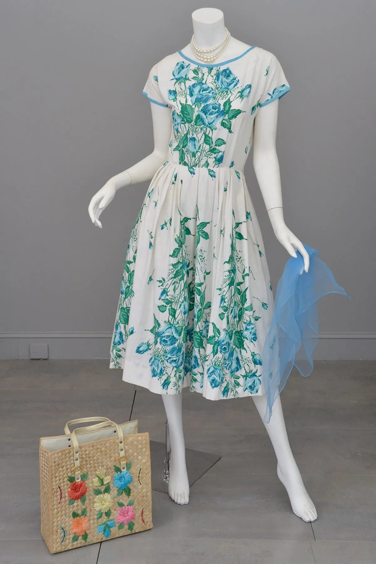 1950s Novelty Print Blue Roses on White 50s Dress