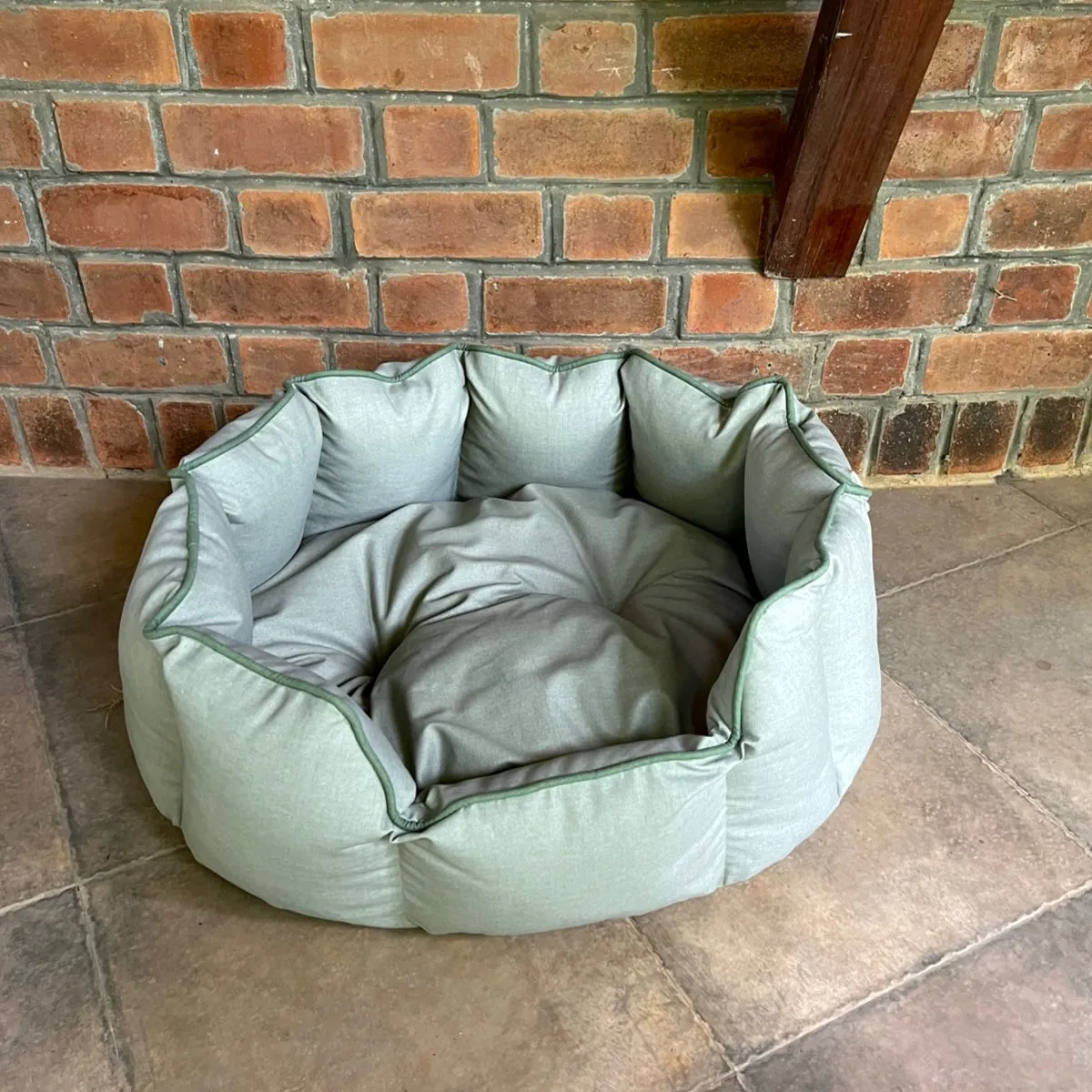 Acrylic Coated Dog Bed - Medium - Seneca Rock