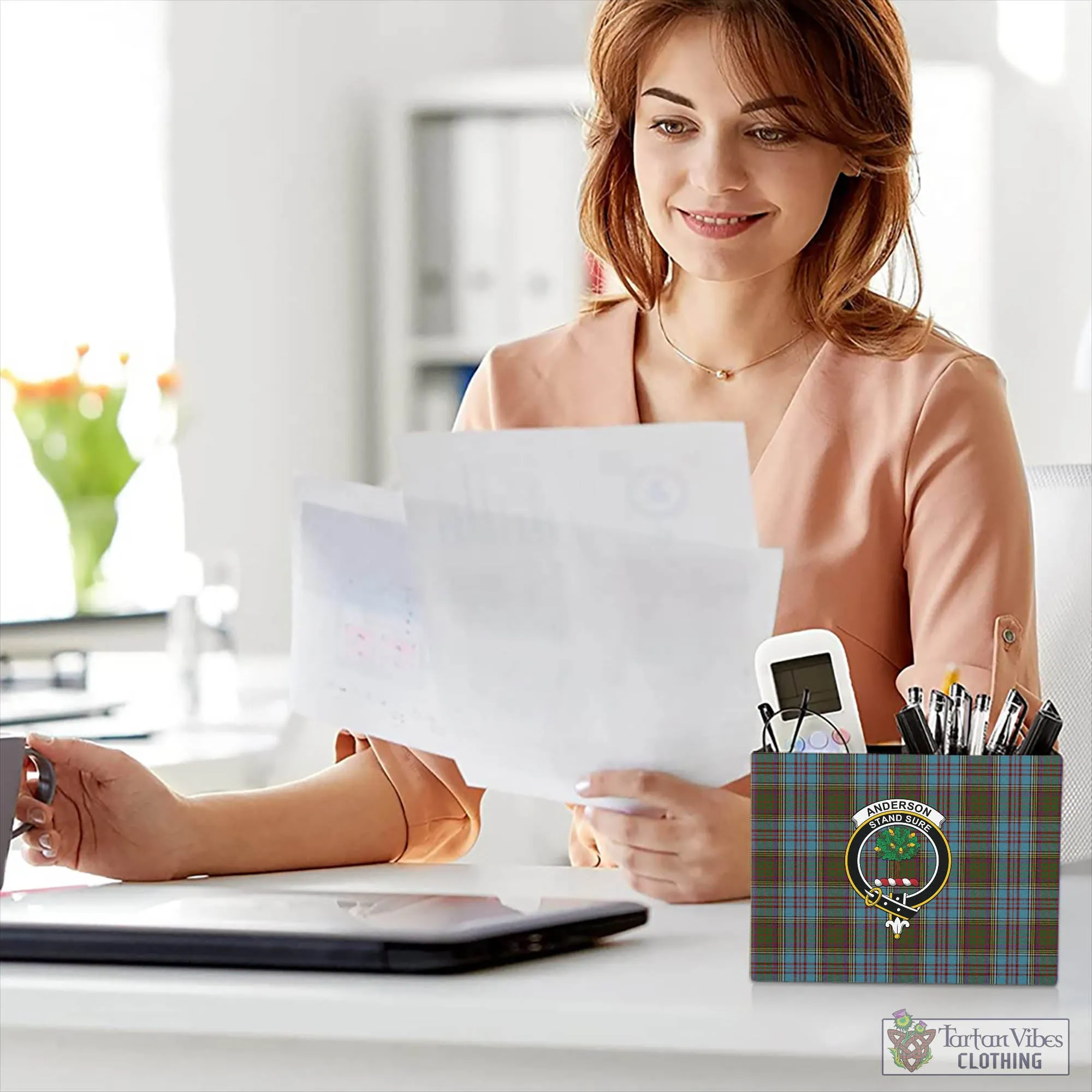 Anderson Tartan Pen Holder with Family Crest