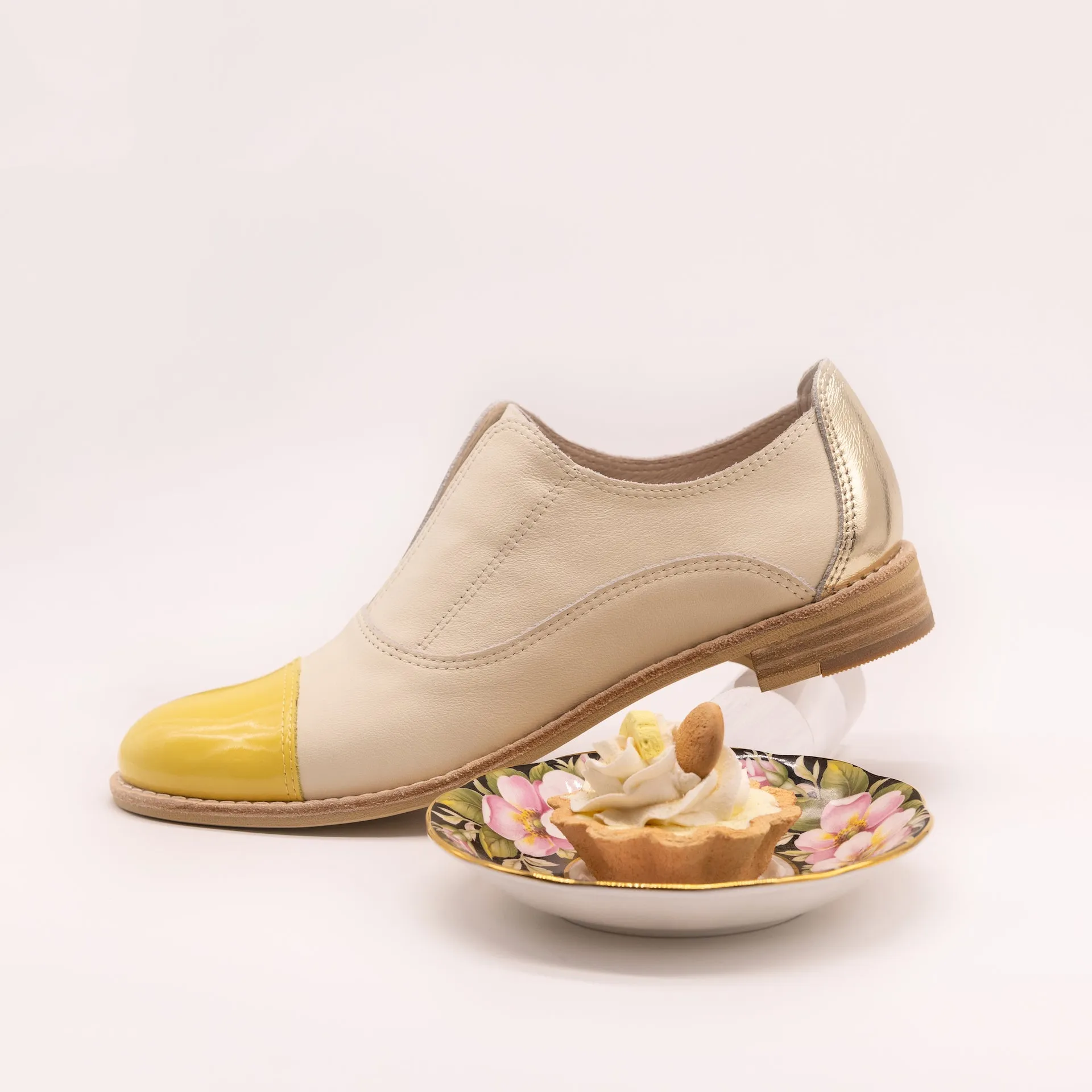 EGG TART White & Yellow Leather Oxfords