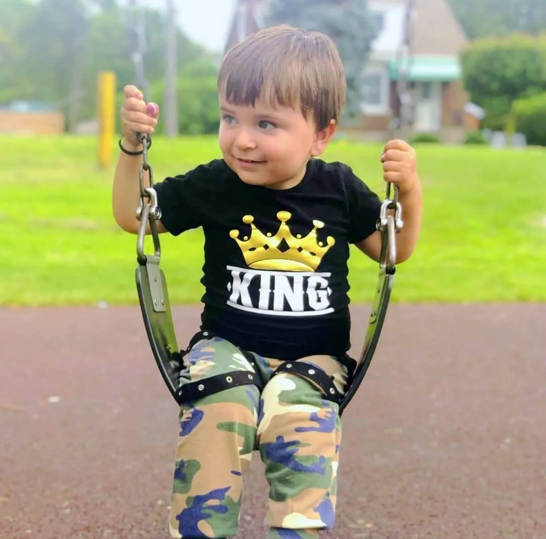 King T-shirt and Camo Pants #200043