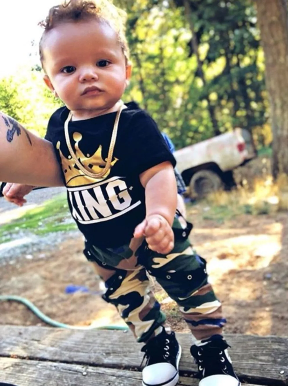 King T-shirt and Camo Pants #200043